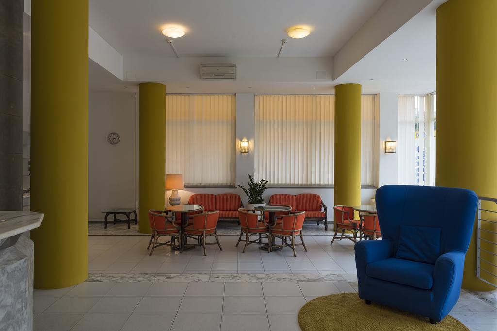 Hotel Flying